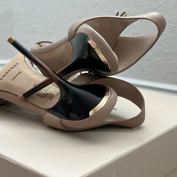 Burberry Knot Horn Capsule Askham 100 Sandal - Picture 5 of 11